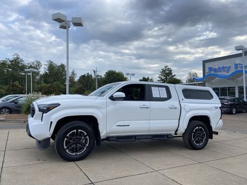 Used 2026 Toyota Tacoma TRD Sport RWD image 6
