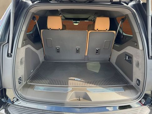 New 2026 Cadillac Escalade ESV Luxury w/ Touring Package AWD/4WD image 8