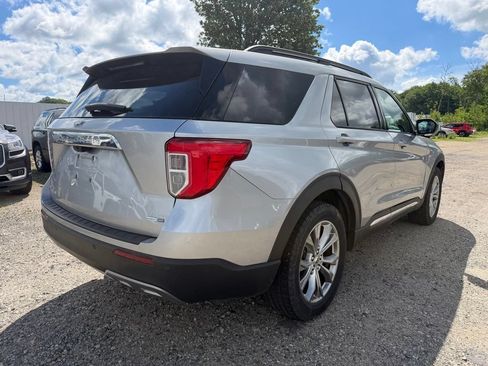 Used 2020 Ford Explorer XLT w/ Equipment Group 202A AWD/4WD image 5