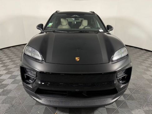 New 2025 Porsche Macan Electric image 10