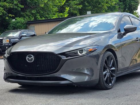 Used 2019 MAZDA MAZDA3 Hatchback w/ Premium Package FWD image 2