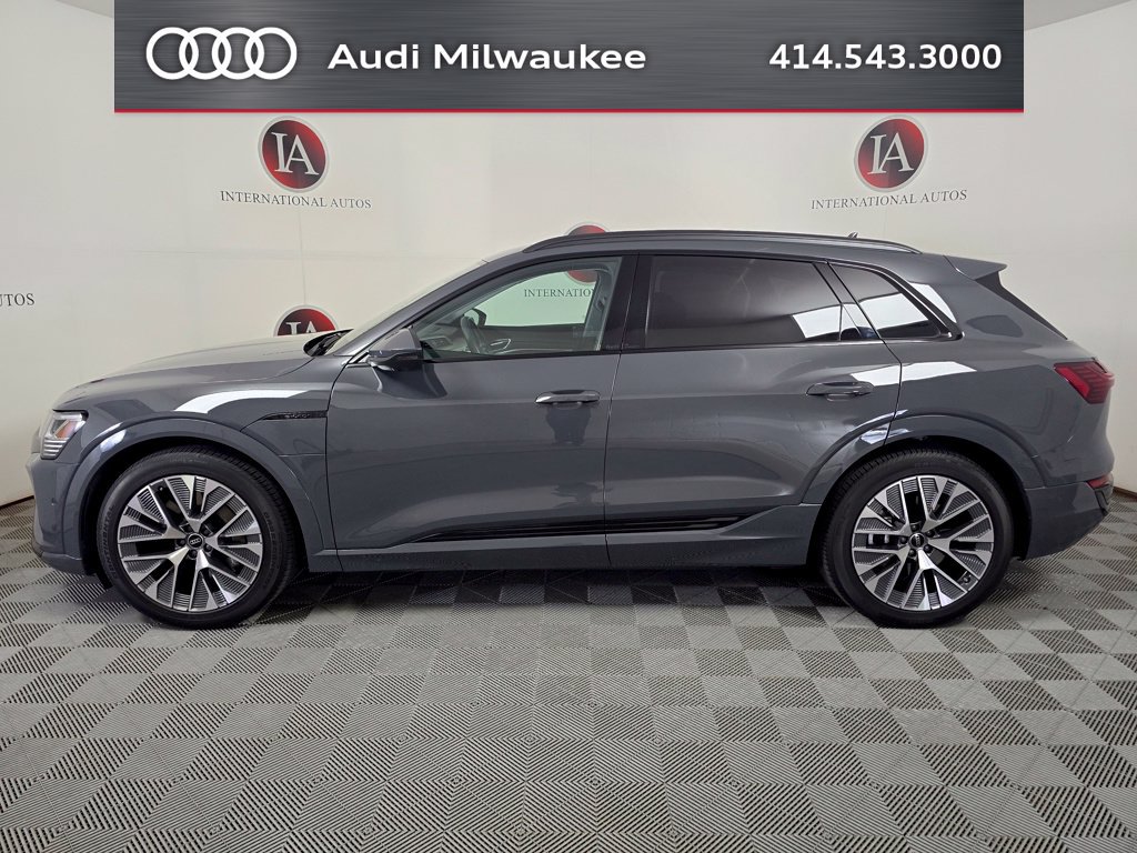 Used 2024 Audi Q8 e-tron Prestige w/ Prestige Package AWD/4WD image 6