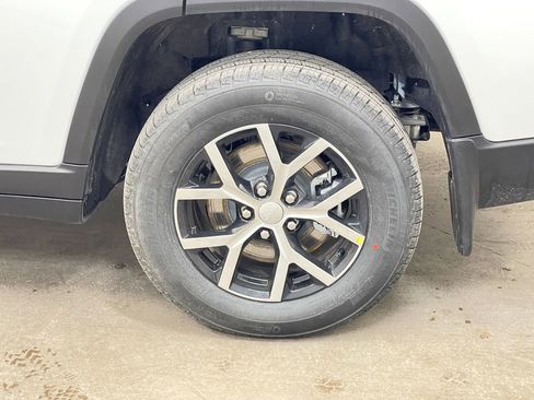 New 2025 Jeep Grand Cherokee L Limited w/ Luxury Tech Group II image 52