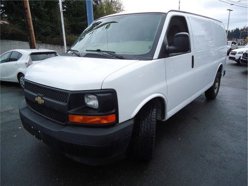 Used 2017 Chevrolet Express 2500 image 1