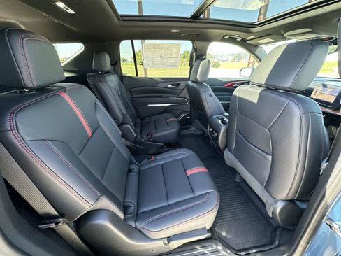 New 2026 Chevrolet Traverse RS w/ LPO, Floor Liner Package AWD/4WD image 28