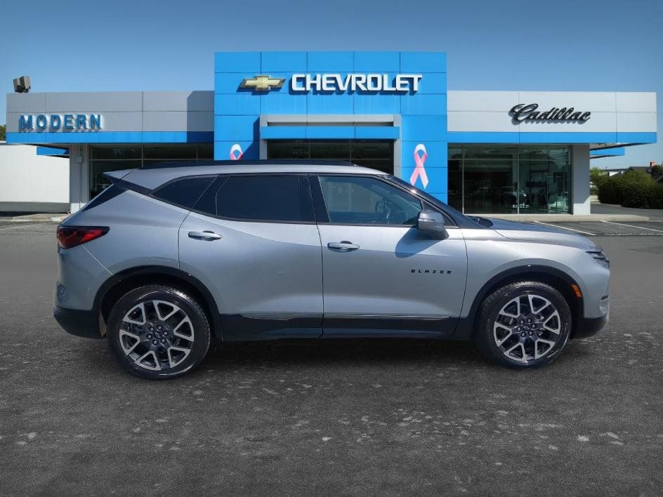 Used 2023 Chevrolet Blazer RS AWD/4WD image 5