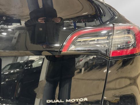 Used 2020 Tesla Model Y Long Range image 44