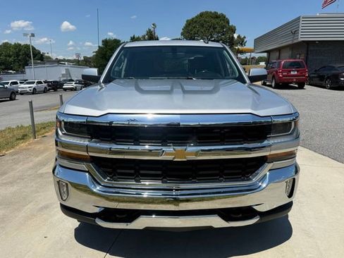 Used 2018 Chevrolet Silverado 1500 LT w/ All Star Edition AWD/4WD image 4