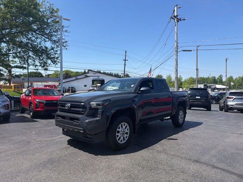 Used 2024 Toyota Tacoma SR AWD/4WD image 7