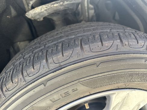 Used 2025 Toyota RAV4 XLE AWD/4WD image 31