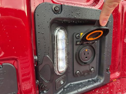 New 2025 Ford Maverick XLT w/ XLT Luxury Package image 8