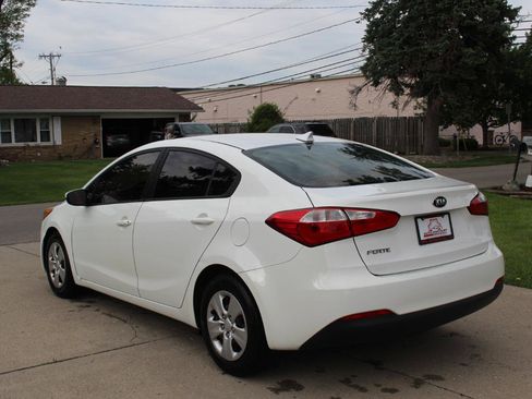 Used 2016 Kia Forte LX FWD image 7