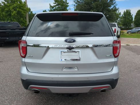 Used 2016 Ford Explorer XLT w/ Equipment Group 202A AWD/4WD image 5