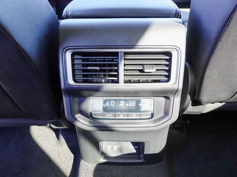 New 2026 Volkswagen Atlas SE image 28