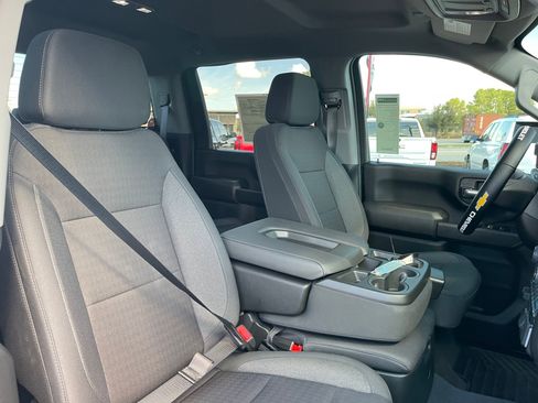 Used 2025 Chevrolet Silverado 2500 Custom w/ Custom Value Package image 26