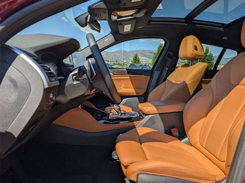 Used 2025 BMW X4 xDrive30i image 11