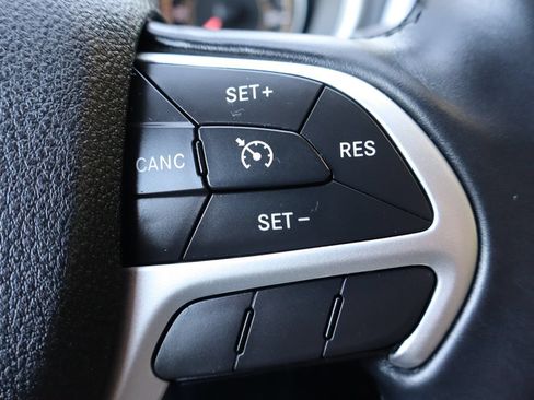Used 2014 Jeep Cherokee Latitude w/ Comfort/Convenience Group AWD/4WD image 30