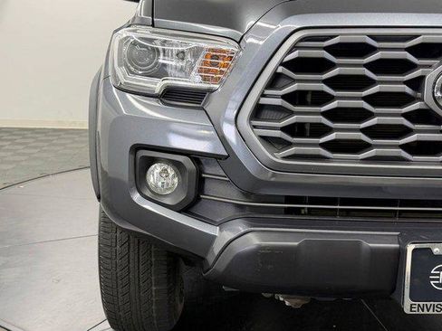 Certified 2021 Toyota Tacoma TRD Off-Road w/ Technology Package AWD/4WD image 9