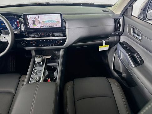 New 2026 Nissan Pathfinder SL w/ SL Premium Package AWD/4WD image 21