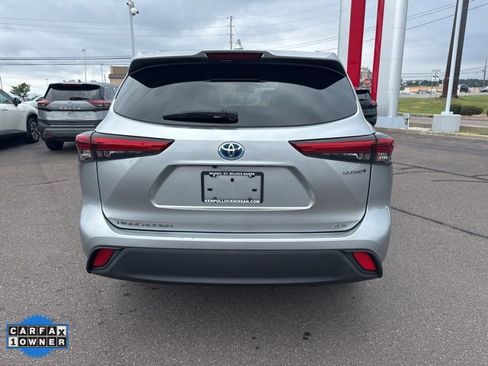 Used 2020 Toyota Highlander XLE image 6