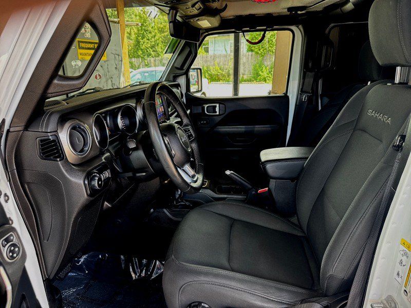 Used 2019 Jeep Wrangler Unlimited Sahara AWD/4WD image 38
