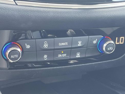 Used 2023 Buick Enclave Essence w/ Experience Buick Package FWD image 25