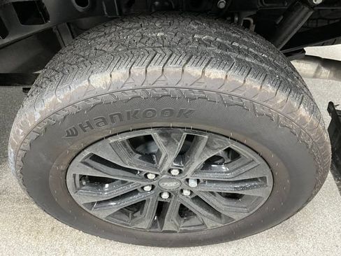 Used 2025 Ford F150 Lariat AWD/4WD image 16