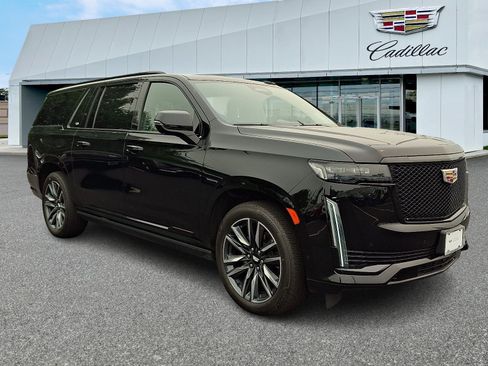 Certified 2023 Cadillac Escalade ESV Sport Platinum AWD/4WD image 7