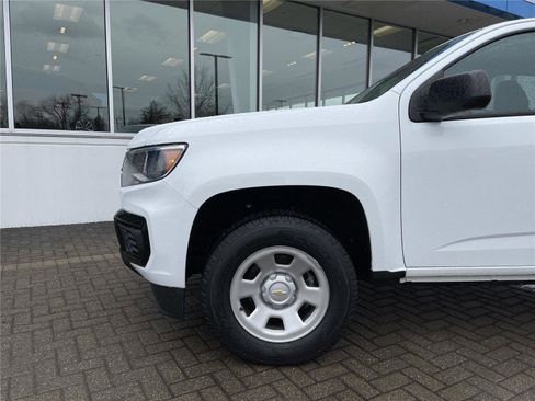 Used 2022 Chevrolet Colorado W/T w/ WT Convenience Package RWD image 9