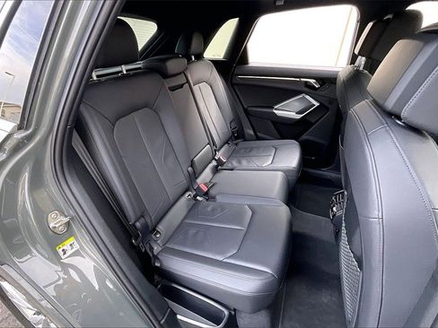 Used 2025 Audi Q3 2.0T Premium image 26