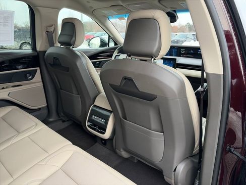 Used 2025 Lincoln Nautilus Premier w/ Equipment Group 102A image 32