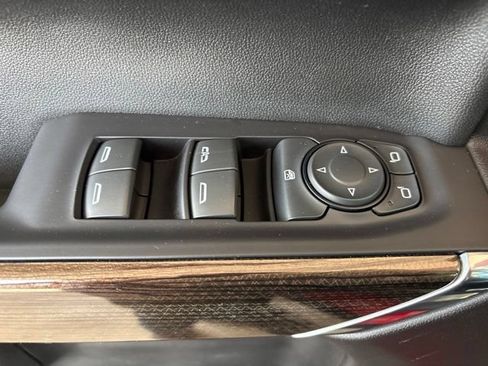 Used 2021 Chevrolet Silverado 1500 LT Trail Boss w/ Convenience Package II AWD/4WD image 31