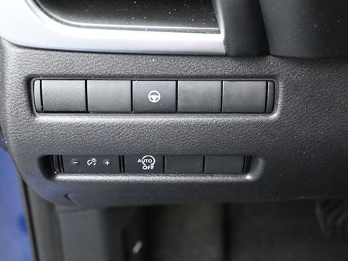 Used 2023 Nissan Rogue SV image 17