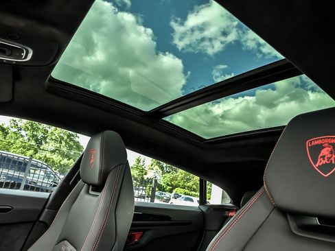 Used 2024 Lamborghini Urus S AWD/4WD image 19