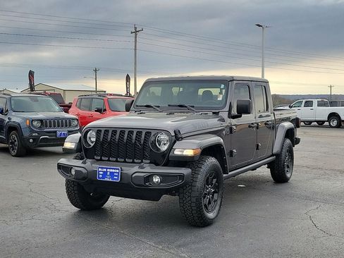 Used 2022 Jeep Gladiator Sport AWD/4WD image 2