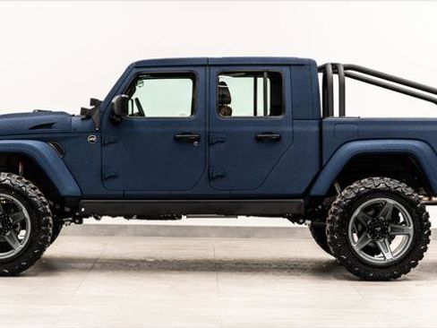 Used 2025 Jeep Gladiator Sport image 12
