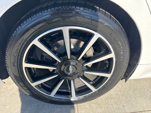 Used 2020 Lincoln Continental Reserve image 17