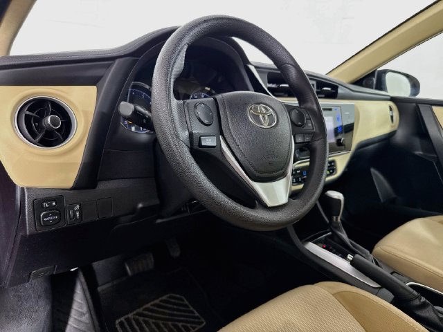 Used 2017 Toyota Corolla LE FWD image 19