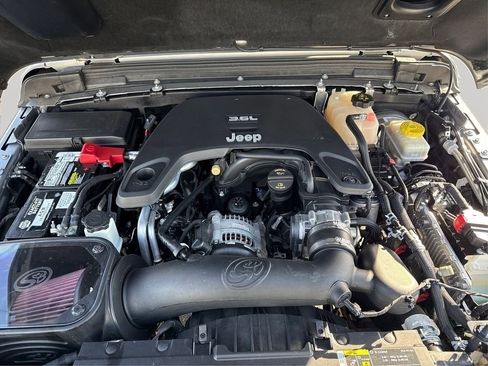 Used 2018 Jeep Wrangler Unlimited Rubicon image 19