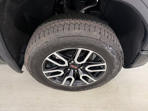 New 2026 GMC Sierra 1500 AT4 w/ Technology Package AWD/4WD image 4