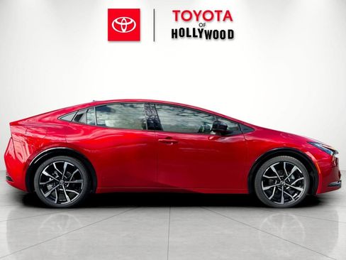 New 2026 Toyota Prius Plug-In Hybrid FWD image 3