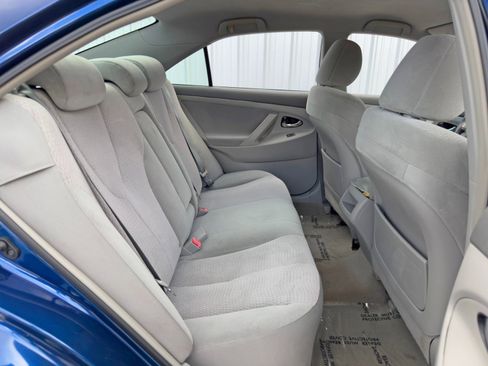 Used 2010 Toyota Camry image 32