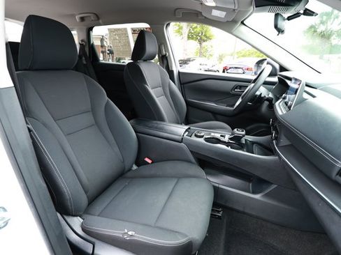 Used 2024 Nissan Rogue S AWD/4WD image 27