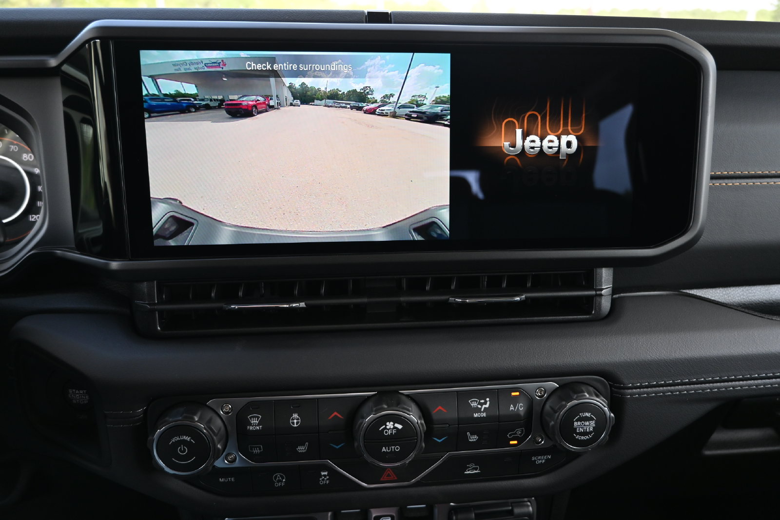 New 2026 Jeep Gladiator Sport AWD/4WD image 18