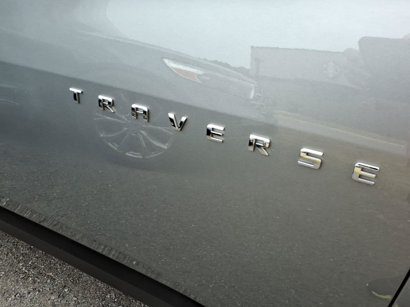 Used 2023 Chevrolet Traverse LS FWD image 8