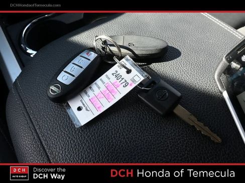 Used 2024 Nissan Titan SV w/ SV Convenience Package image 15