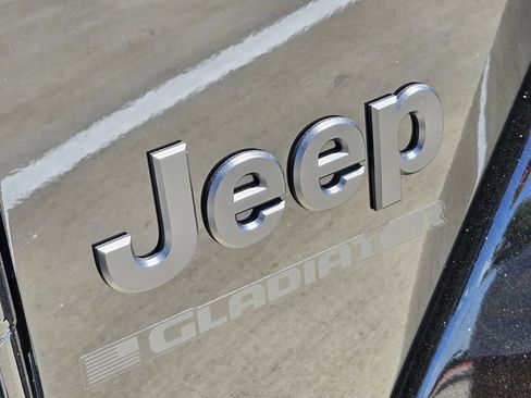 New 2025 Jeep Gladiator Sport image 11
