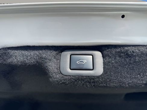 Used 2018 Lexus LS 500h w/ Luxury Package image 31