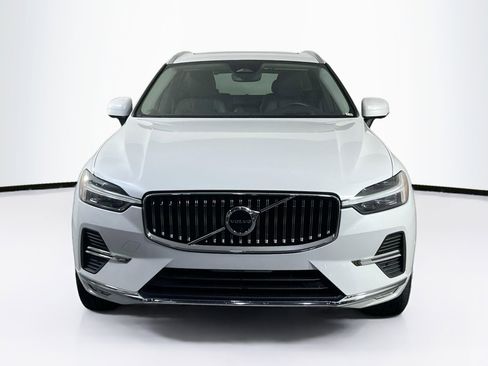 Used 2022 Volvo XC60 B5 Inscription w/ Advanced Package image 2