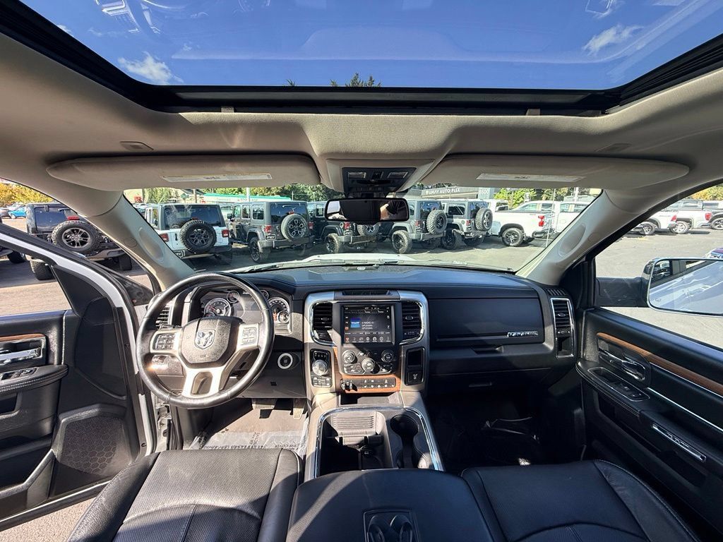 Used 2017 RAM 1500 Laramie AWD/4WD image 18